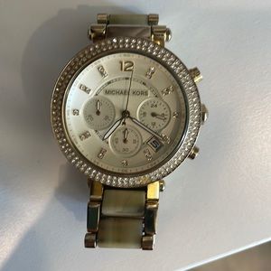 Beautiful gold Michael Kors watch. Rarely worn.
